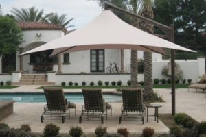 Vista Square Retractable Cantilever Umbrella