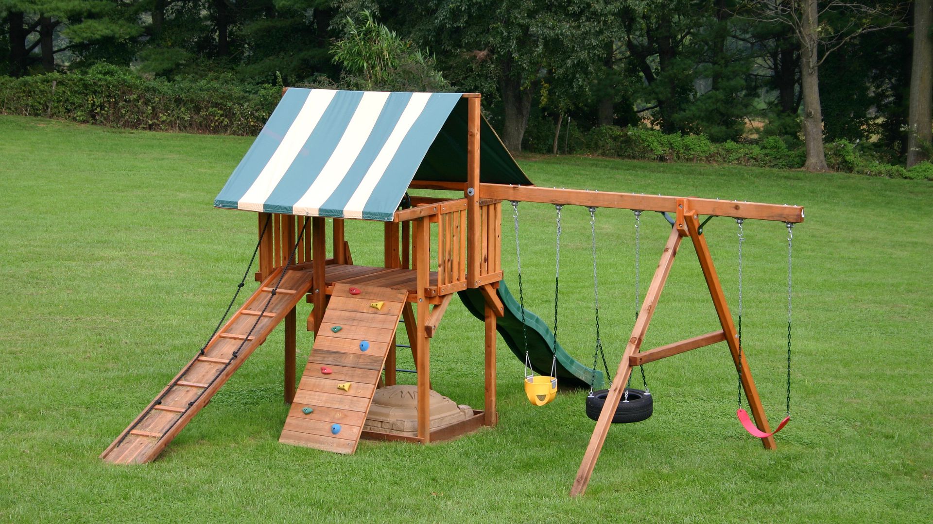 What Makes for Quality Residential and Commercial Play Systems