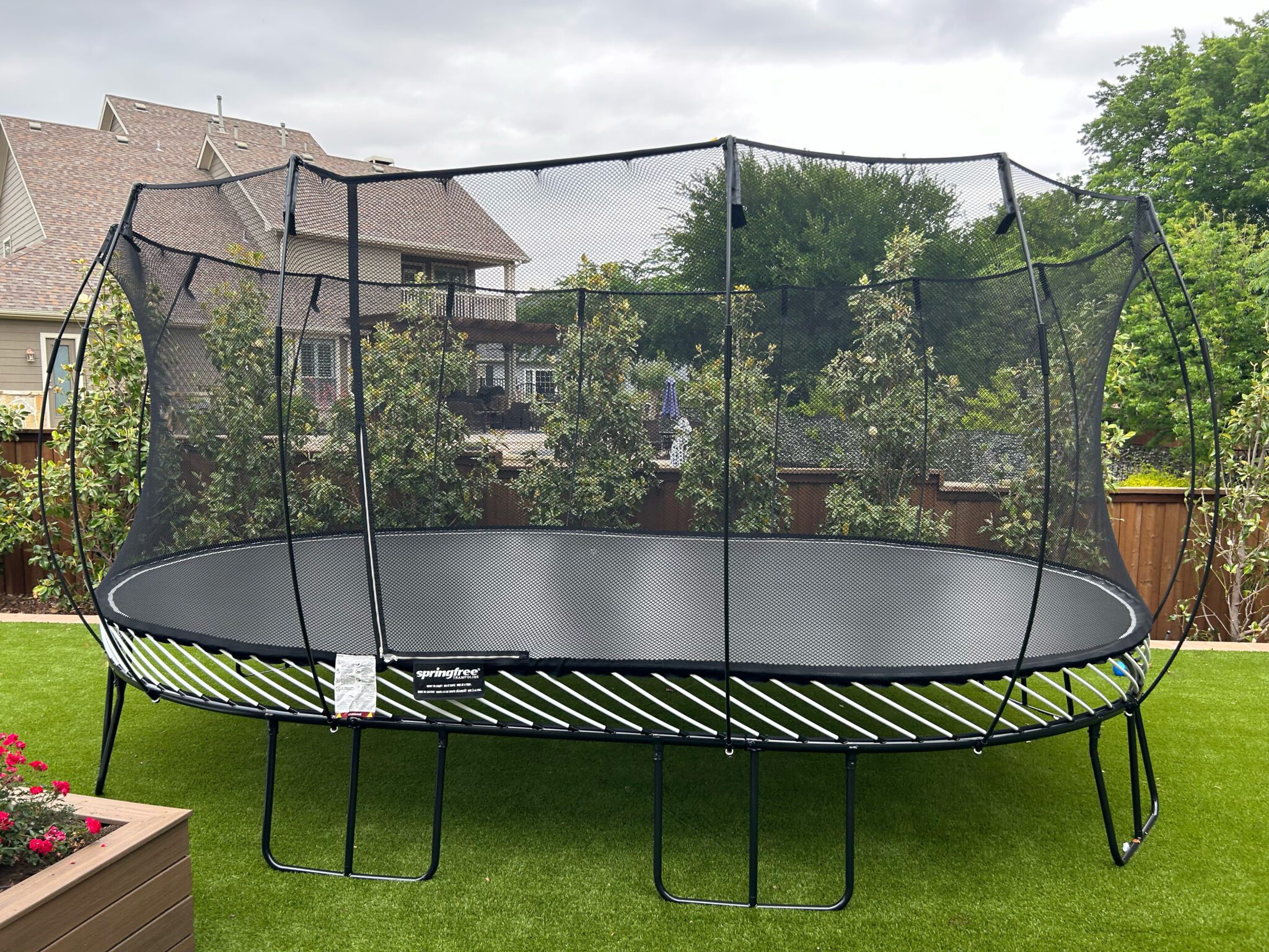 Springfree® 12' X 19' Large Oval Trampoline | Superior Play Systems®