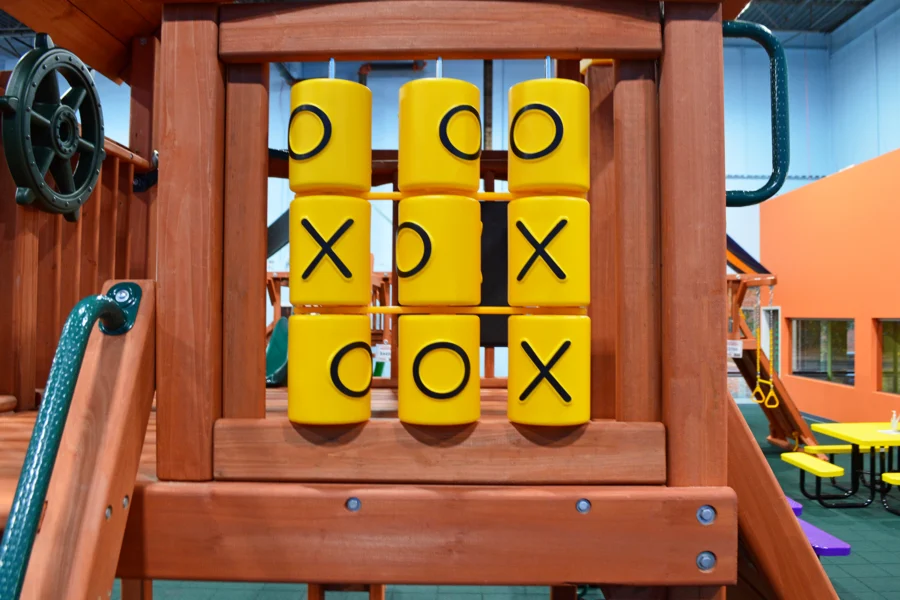 TicTacToe_2025_1800x1200