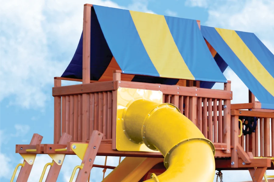 XLSkyLoungeWithCanopy_April2025_1440x960