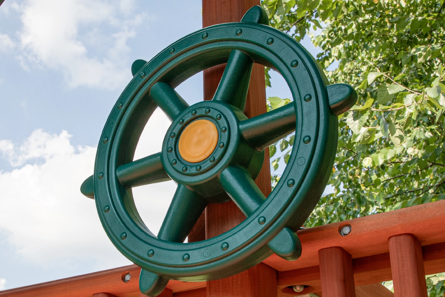 PG1_DeluxeShipsWheel_Aug2025_1440x960_Green